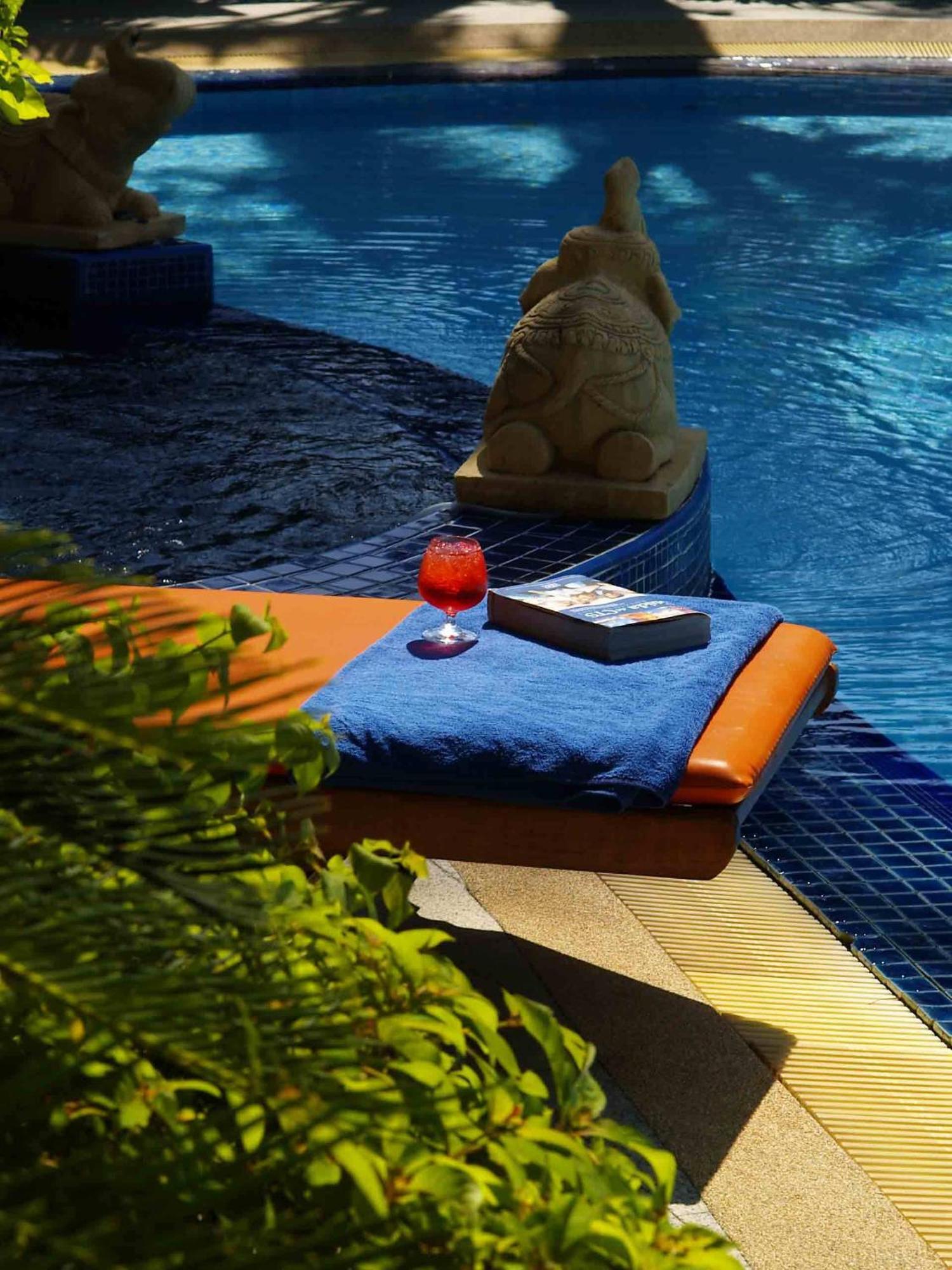 Safari Beach Hotel Patong Buitenkant foto