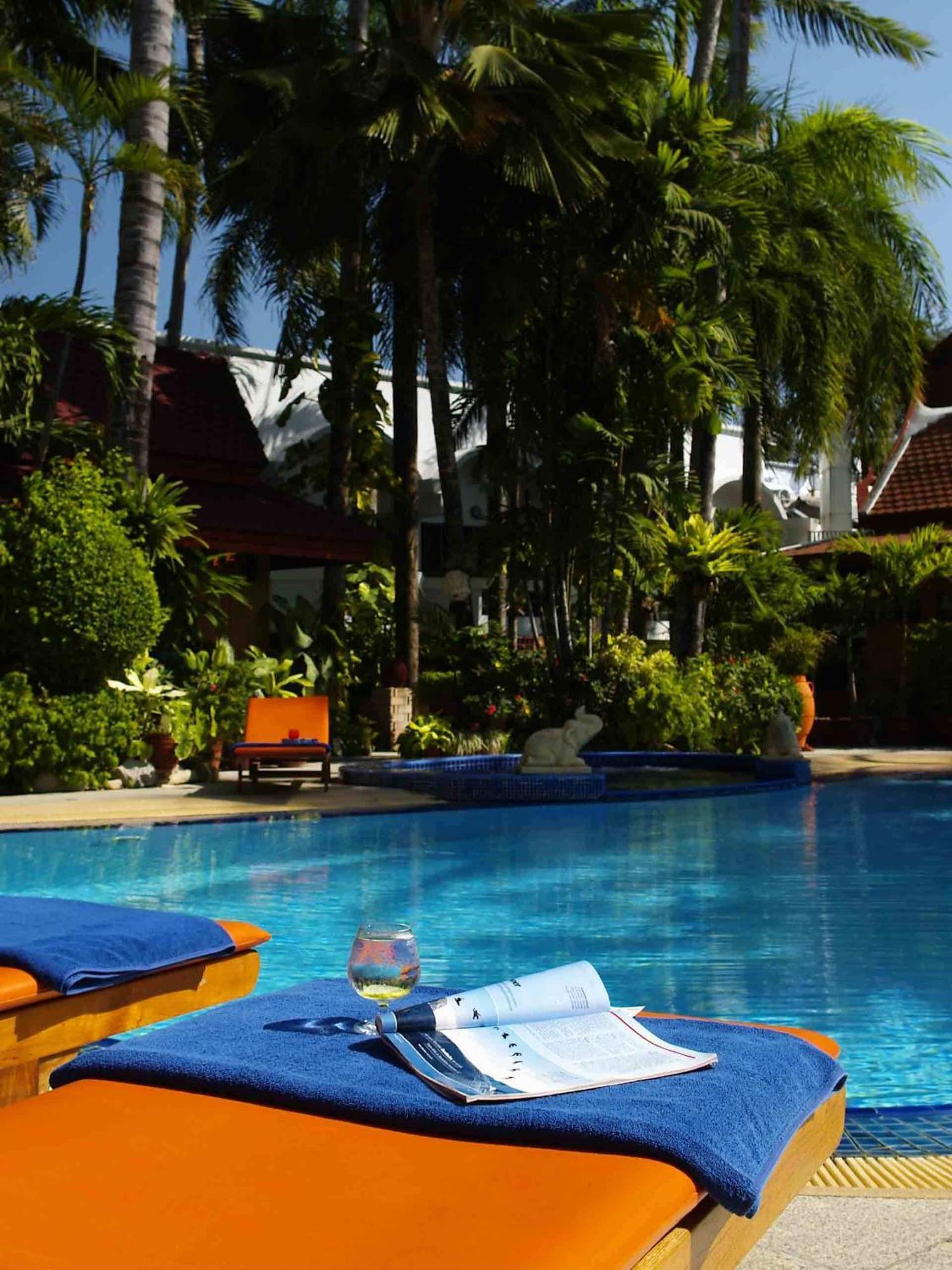 Safari Beach Hotel Patong Buitenkant foto