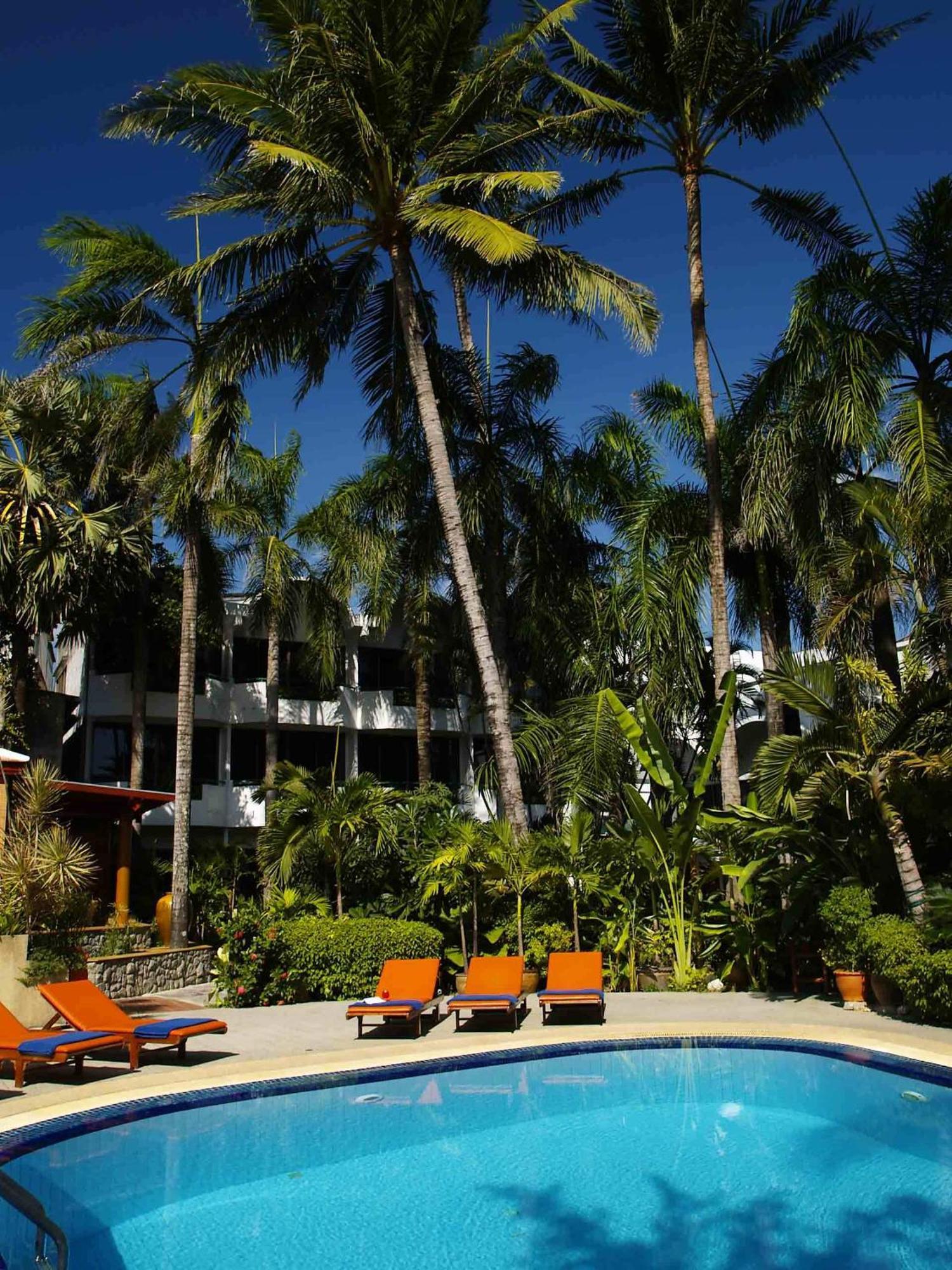 Safari Beach Hotel Patong Buitenkant foto