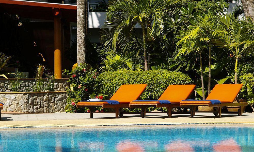 Safari Beach Hotel Patong Buitenkant foto