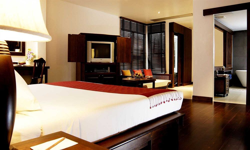Safari Beach Hotel Patong Buitenkant foto