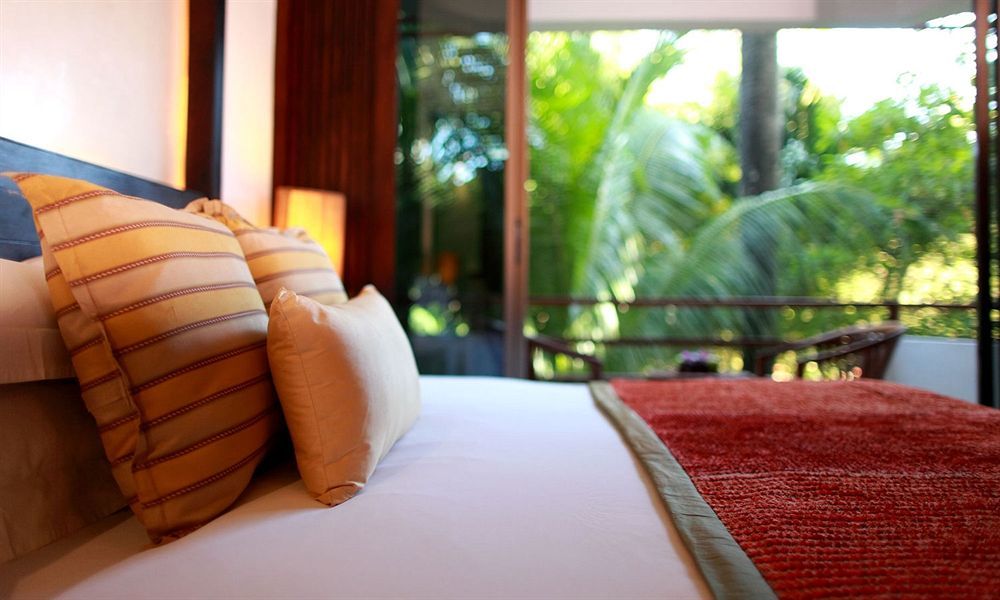 Safari Beach Hotel Patong Buitenkant foto